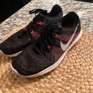 Nike Fury Tennis Shoes